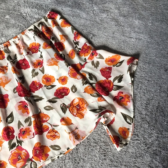 NOT FOR SALE RIGHT NOW! Floral Off The Shoulder Bell Sleeve Forever 21 - Picture 6 of 8